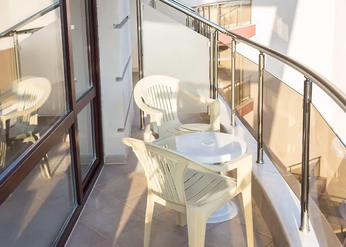 St Valentine Σάνι Μπιτς